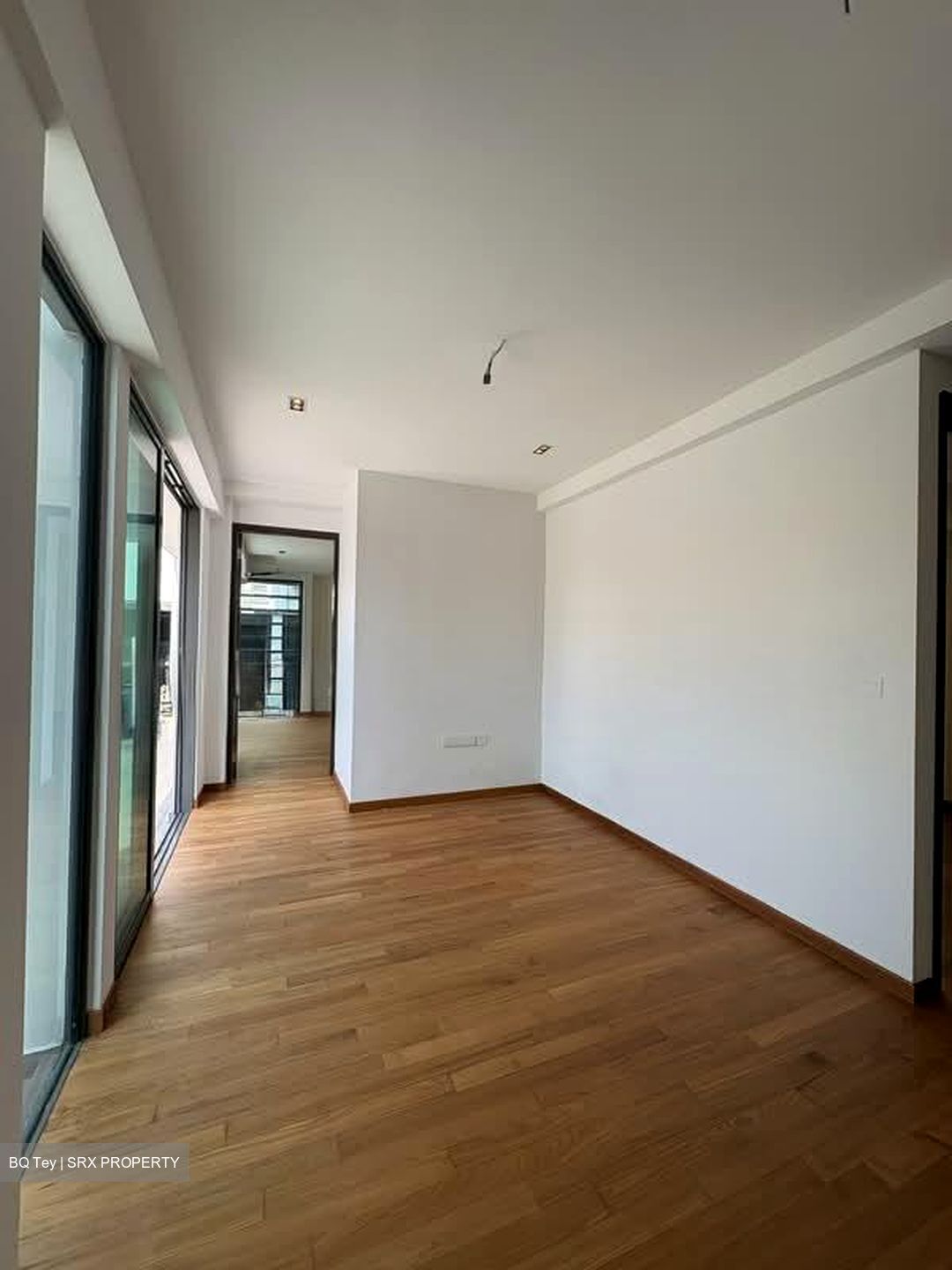East Coast Avenue (D15), Terrace #547133811